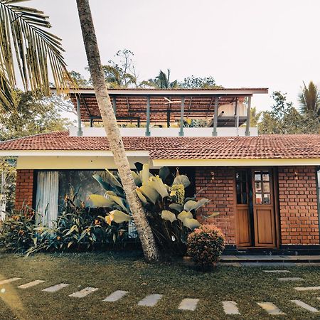 Bamboonest Riverside Villa Kochi Exterior photo